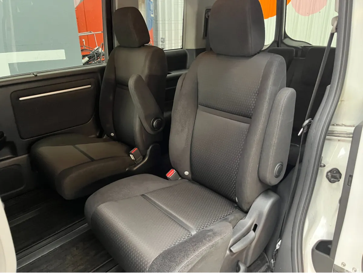 Honda Stepwagon MPV, Petrol Hybrid, 2021, White