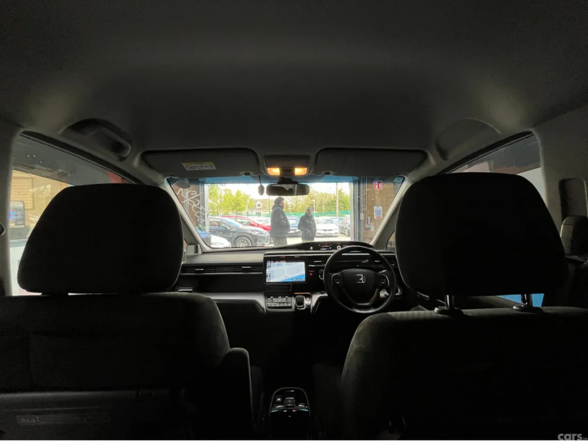 Honda Stepwagon MPV, Petrol Hybrid, 2021, White