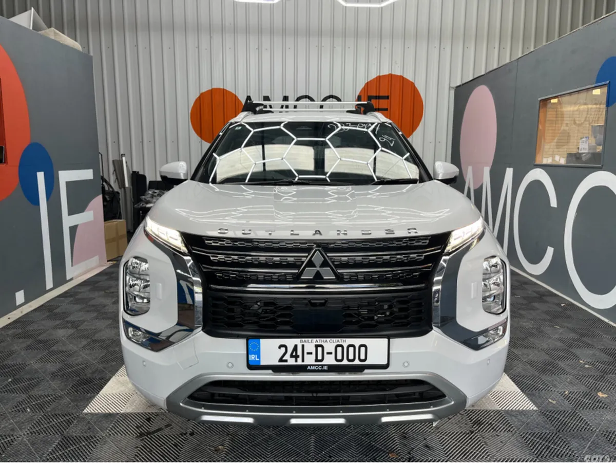 Mitsubishi Outlander SUV, Petrol Plug-in Hybrid, 2024, White