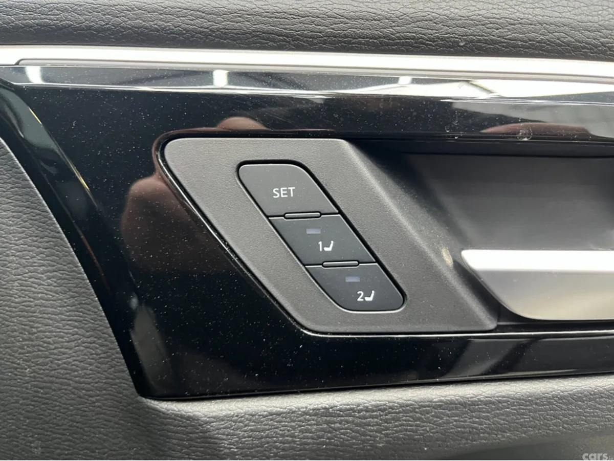 Mitsubishi Outlander SUV, Petrol Plug-in Hybrid, 2024, White