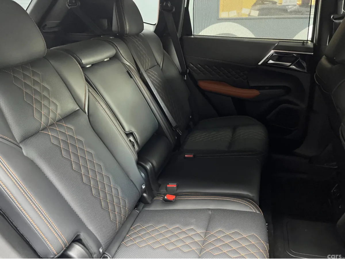 Mitsubishi Outlander SUV, Petrol Plug-in Hybrid, 2024, White