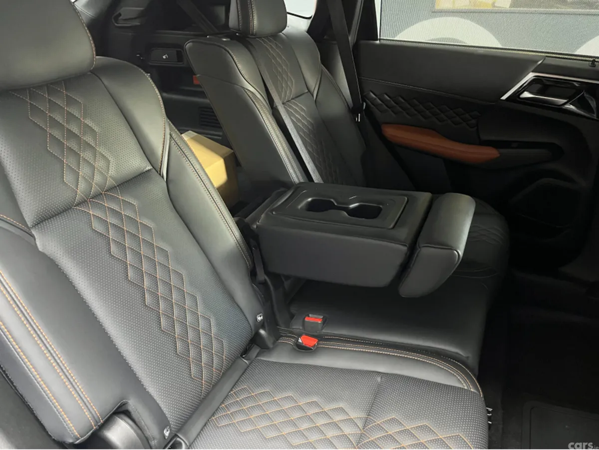 Mitsubishi Outlander SUV, Petrol Plug-in Hybrid, 2024, White