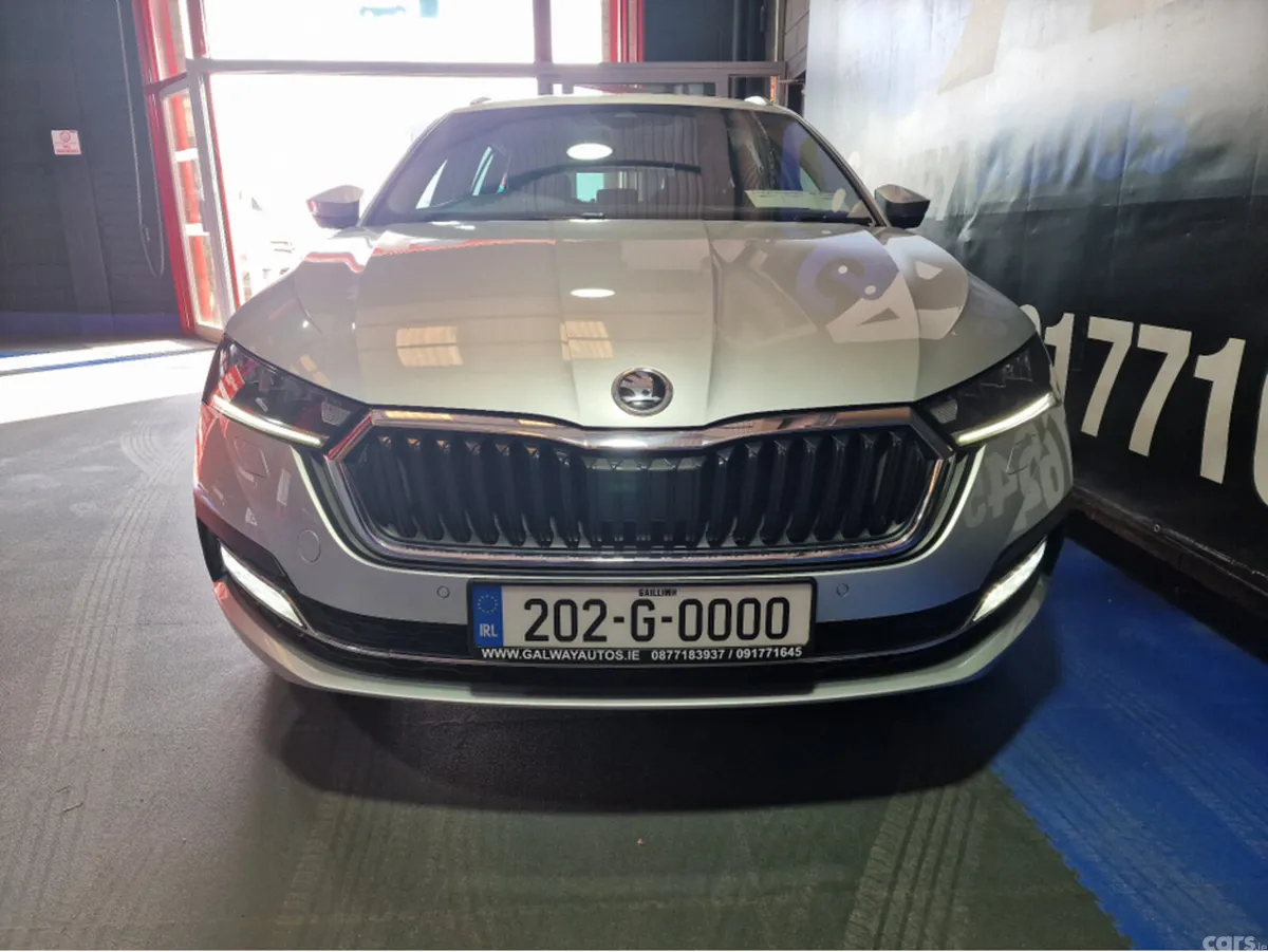 Skoda Octavia Estate, Petrol, 2020, Silver