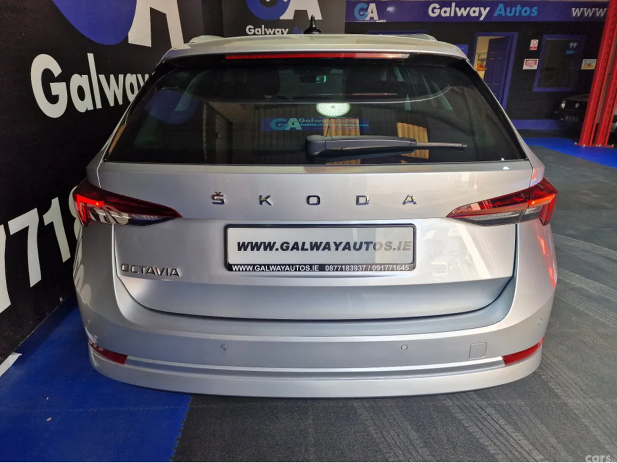 Skoda Octavia Estate, Petrol, 2020, Silver
