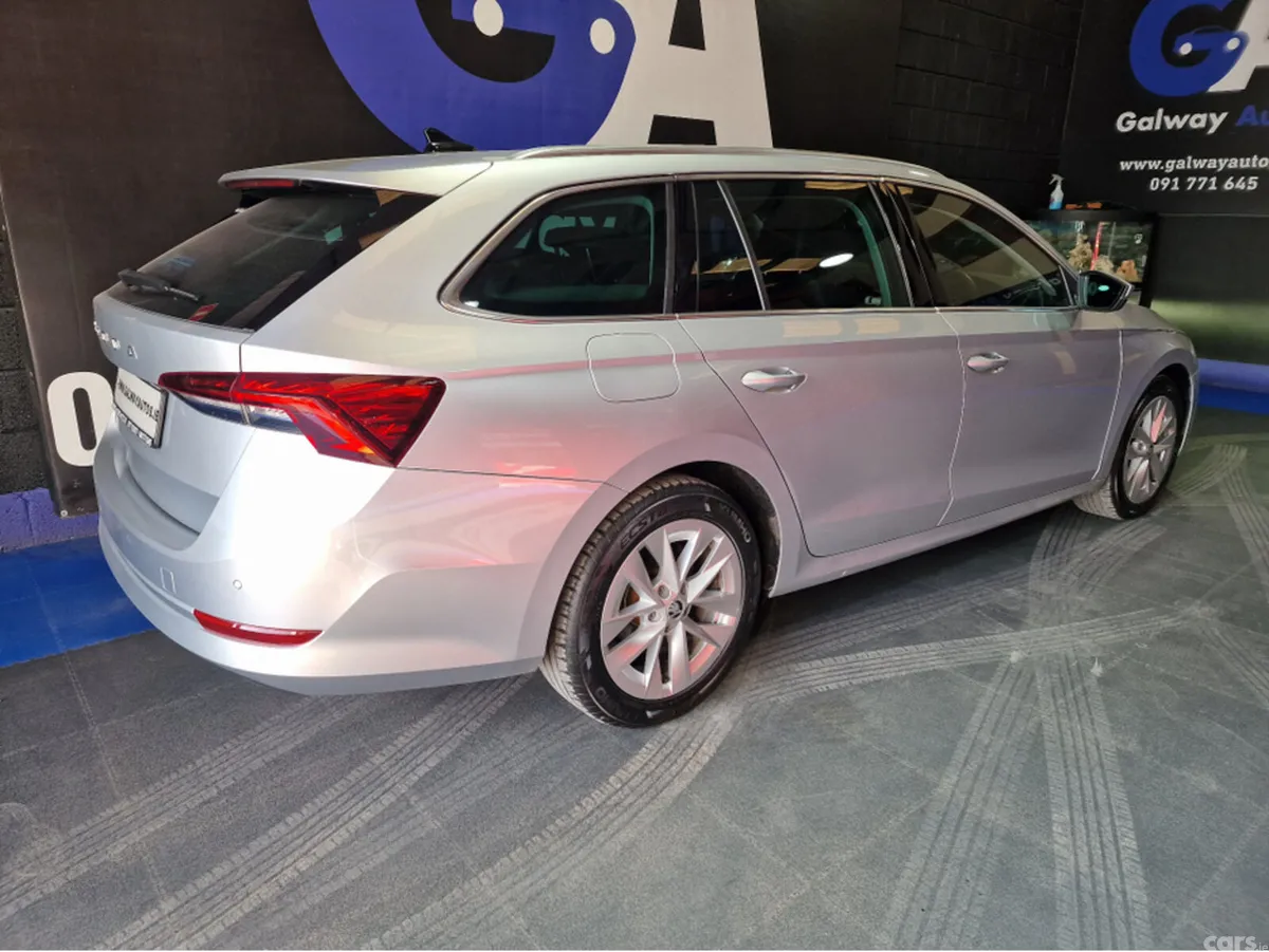 Skoda Octavia Estate, Petrol, 2020, Silver
