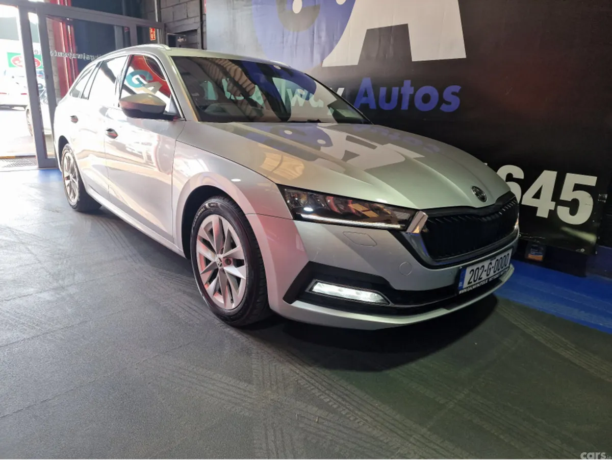 Skoda Octavia Estate, Petrol, 2020, Silver