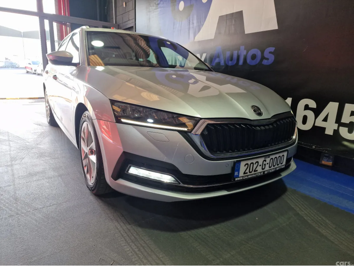 Skoda Octavia Estate, Petrol, 2020, Silver