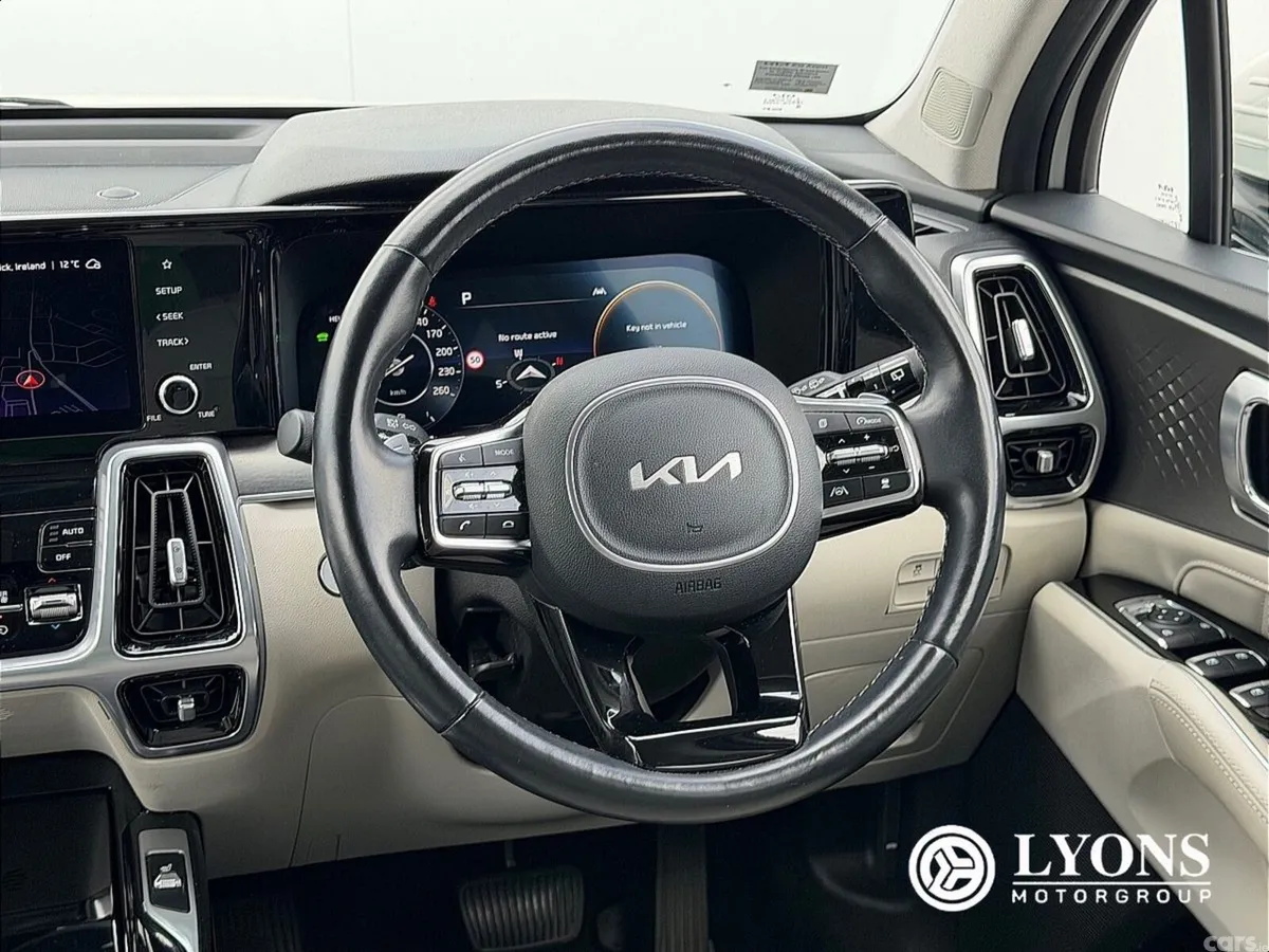 Kia Sorento SUV, Petrol Plug-in Hybrid, 2023, White