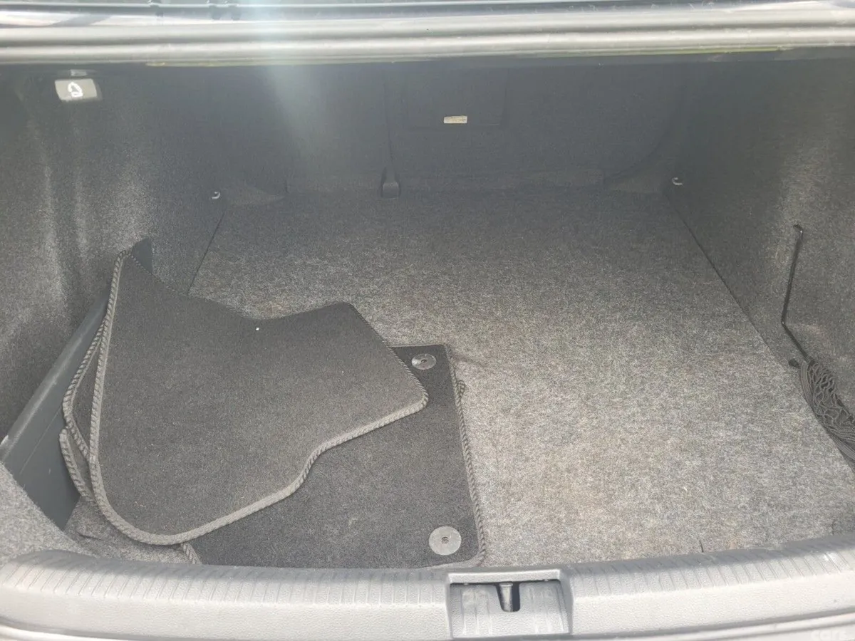 Volkswagen Jetta Saloon, Diesel, 2014, Black