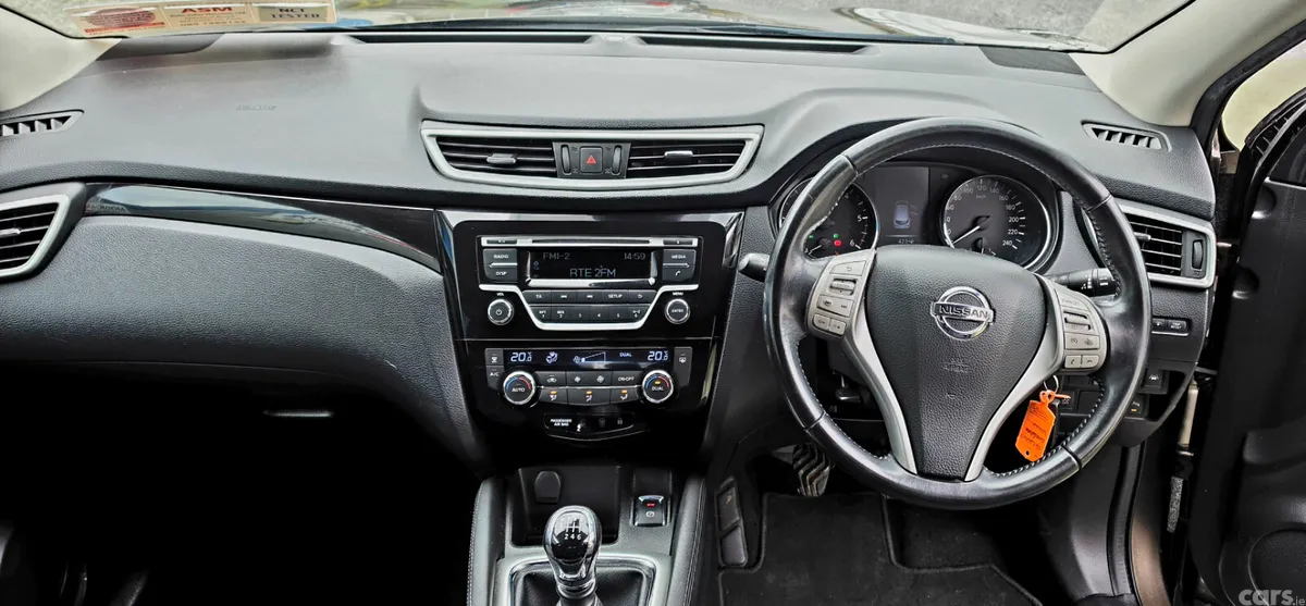 Nissan Qashqai Hatchback, Diesel, 2015, Brown
