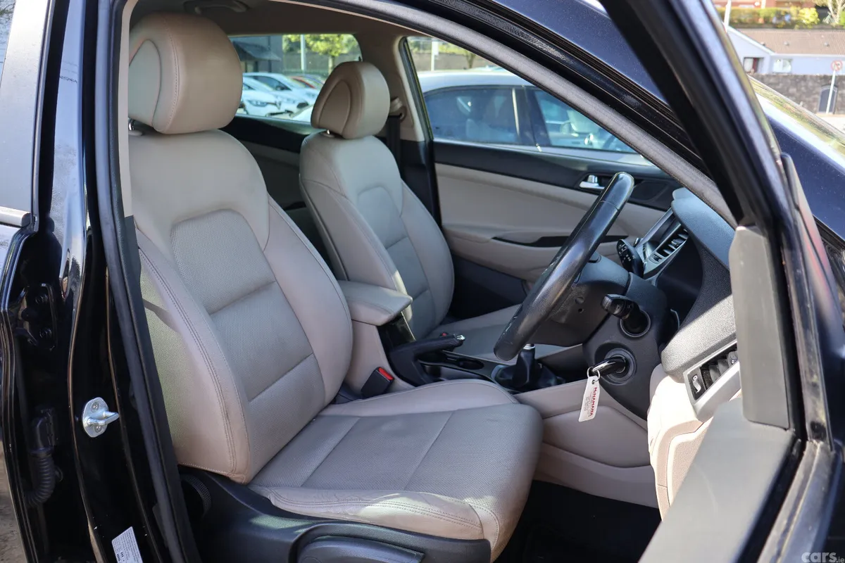 Hyundai Tucson SUV, Diesel, 2016, Black