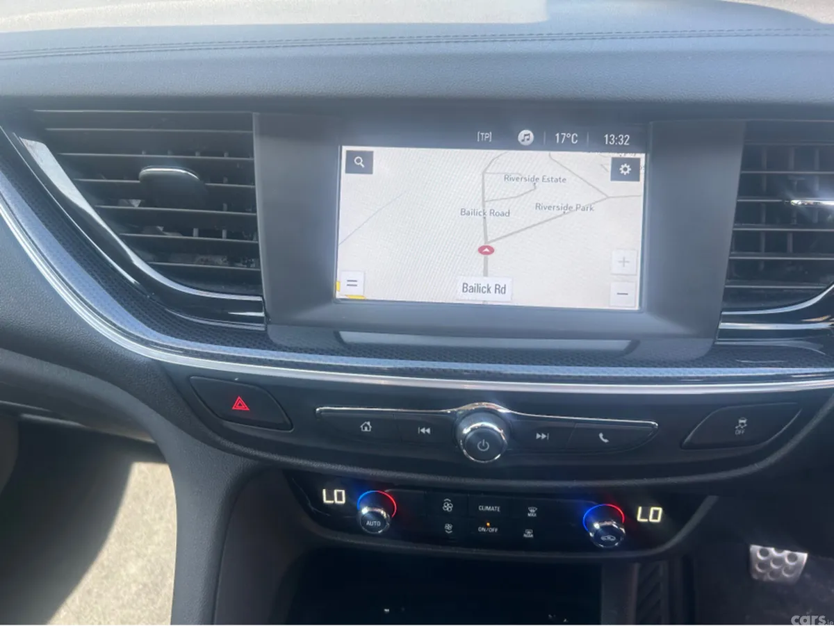 Opel Insignia Hatchback, Diesel, 2019, Black