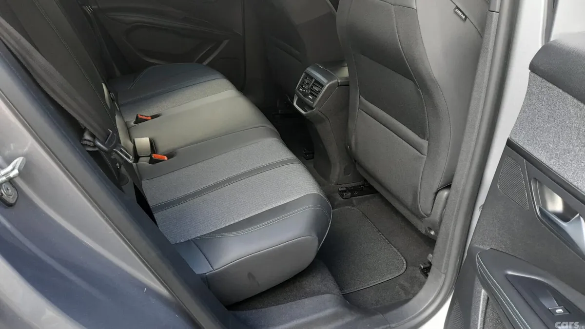 Peugeot 3008 MPV, Diesel, 2023, Grey
