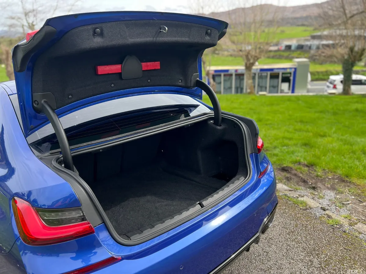 BMW 3-Series Saloon, Diesel, 2019, Blue