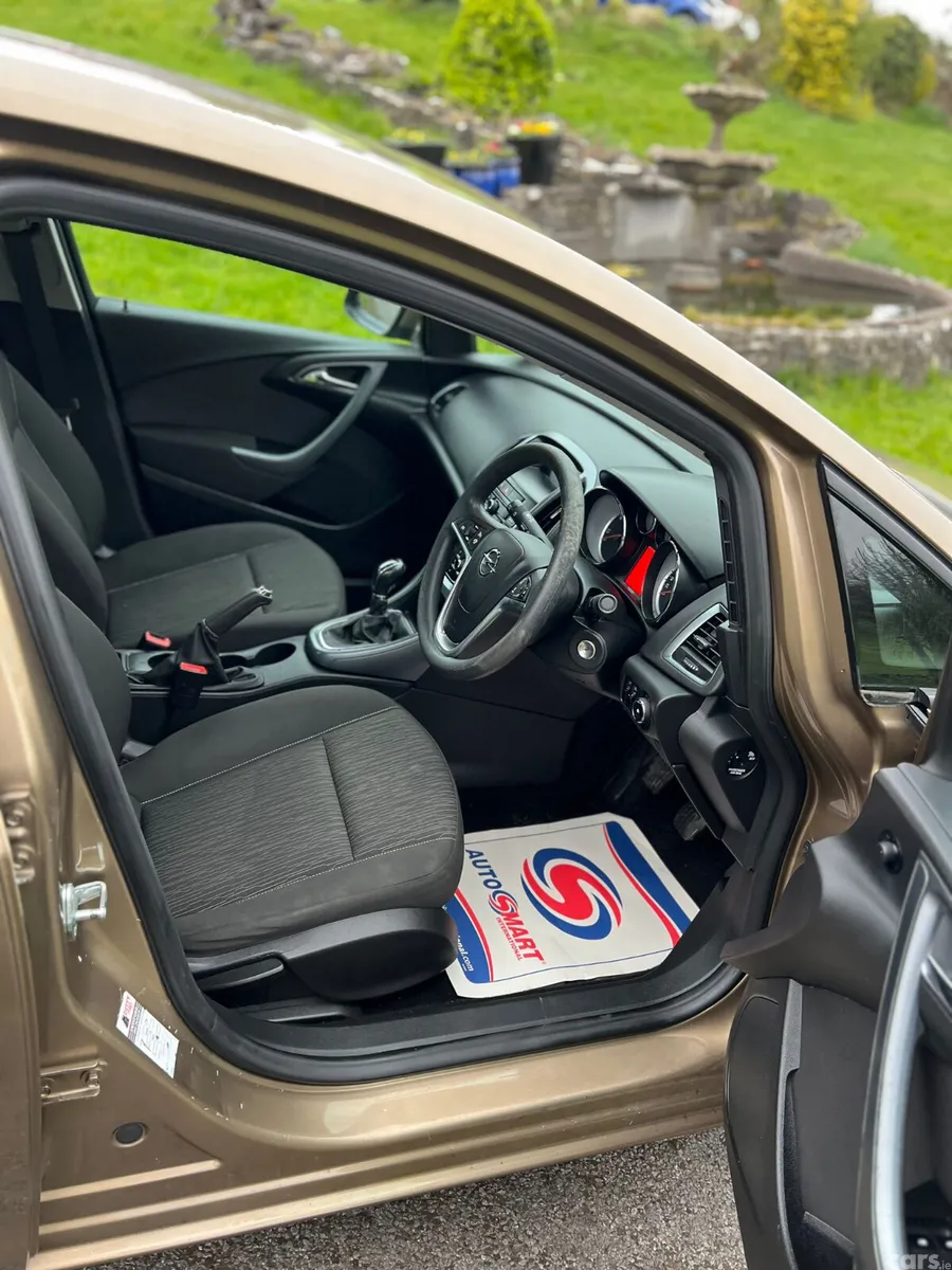 Opel Astra Saloon, Diesel, 2013, Bronze
