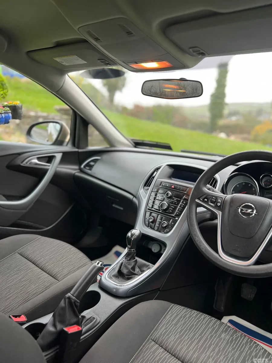 Opel Astra Saloon, Diesel, 2013, Bronze