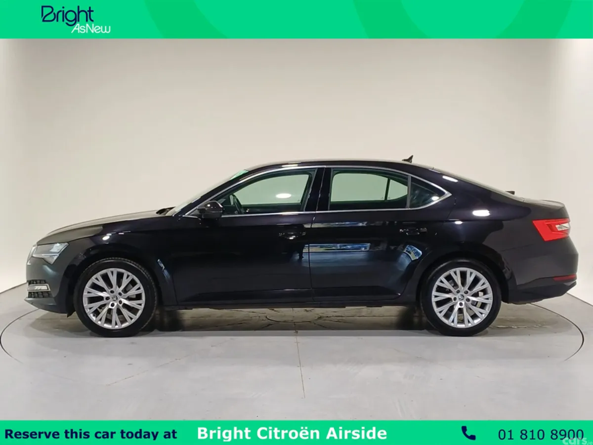Skoda Superb Hatchback, Petrol, 2023, Black