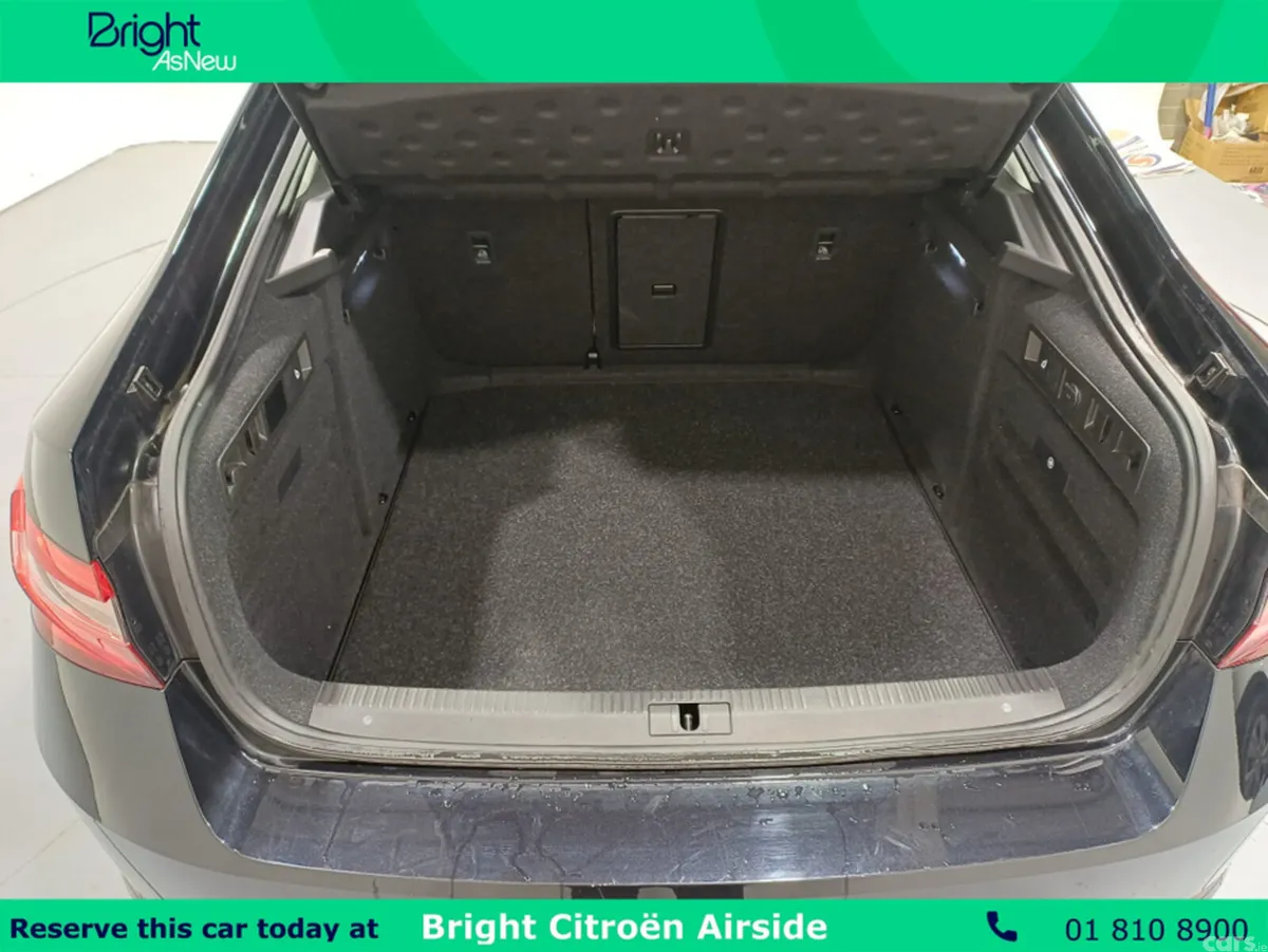 Skoda Superb Hatchback, Petrol, 2023, Black
