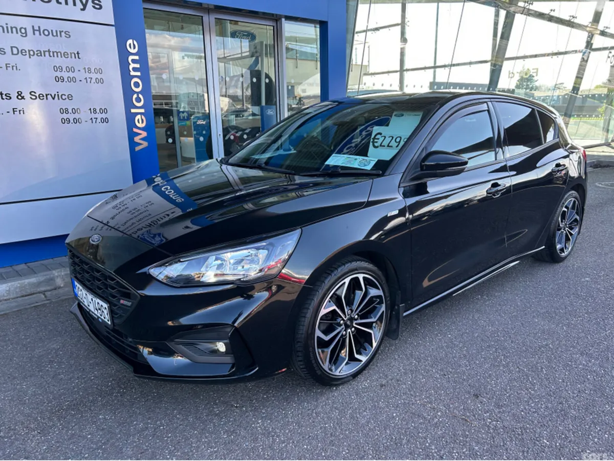 Ford Focus Hatchback, Petrol, 2020, Black
