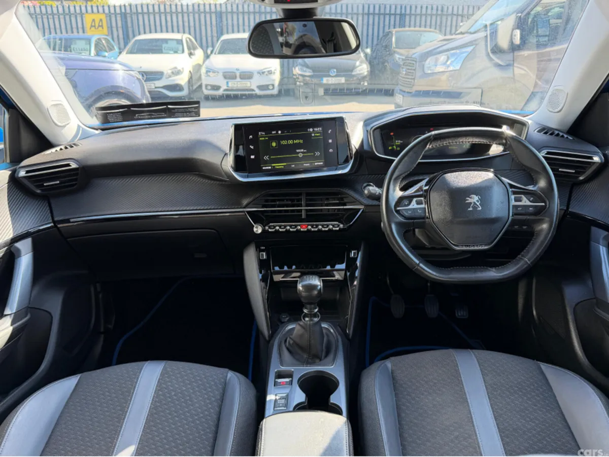 Peugeot 2008 MPV, Diesel, 2020, Blue