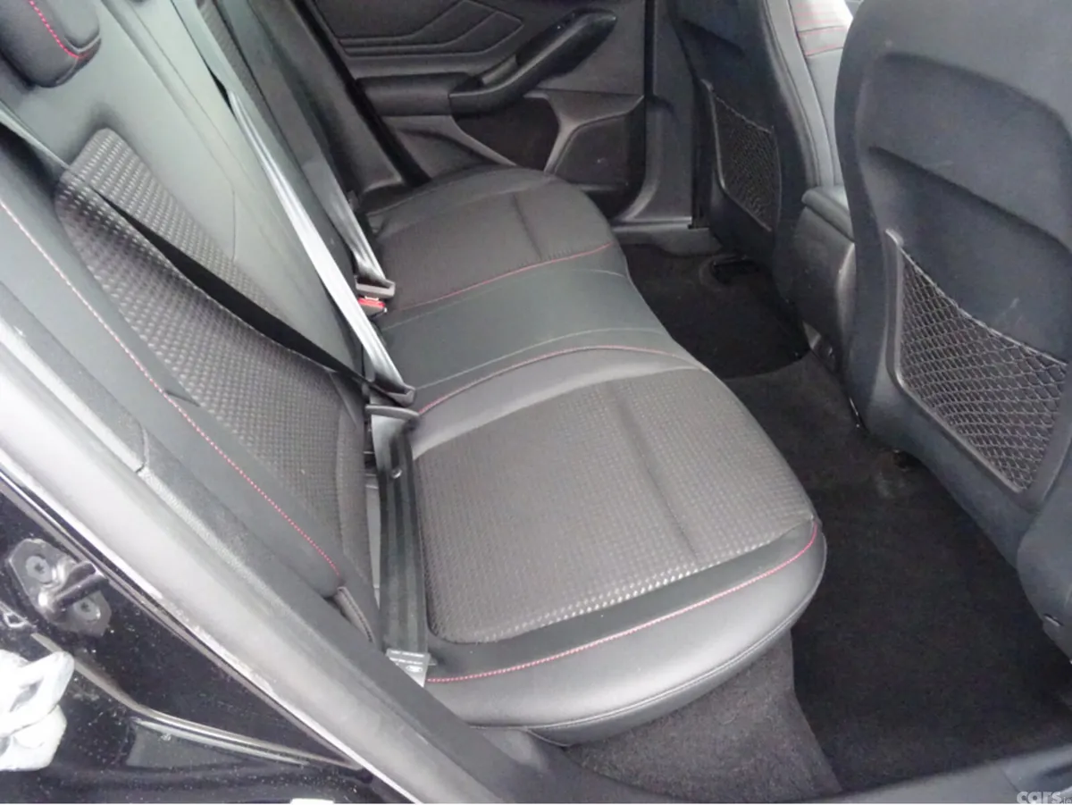 Ford Focus Hatchback, Petrol, 2022, Black