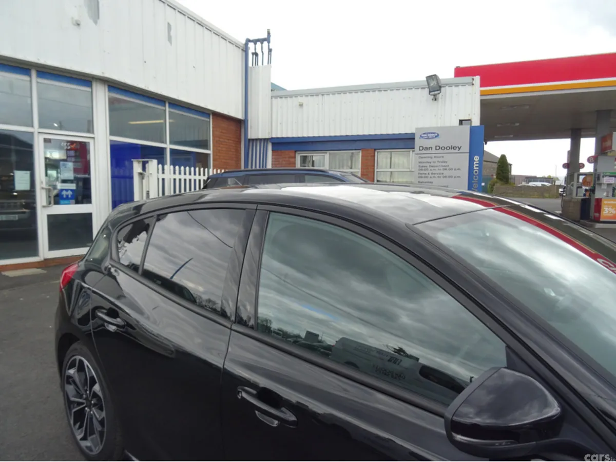 Ford Focus Hatchback, Petrol, 2022, Black