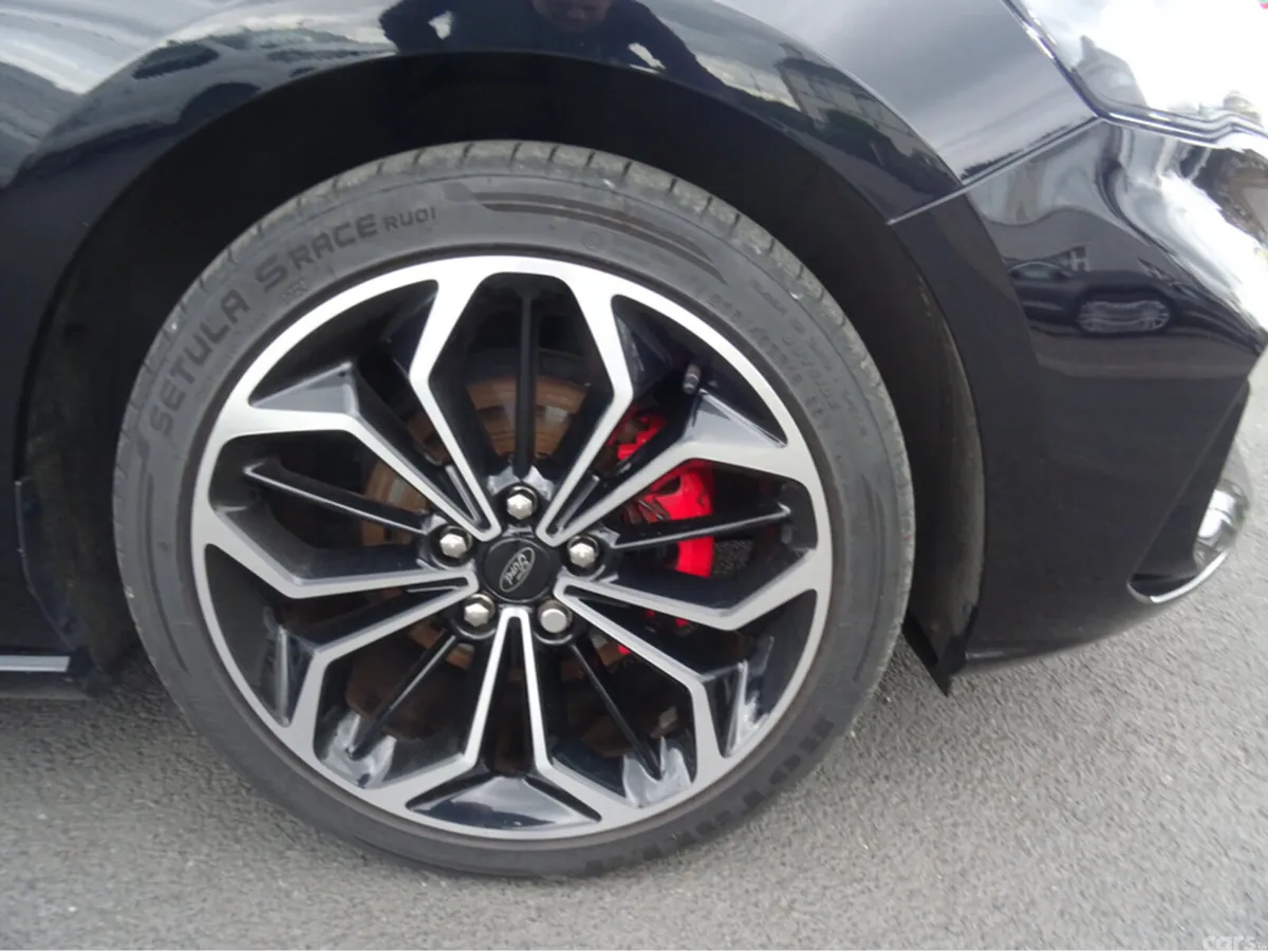 Ford Focus Hatchback, Petrol, 2022, Black
