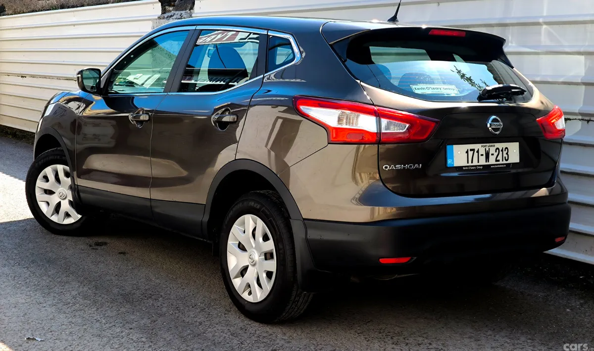 Nissan Qashqai SUV, Petrol, 2017, Brown