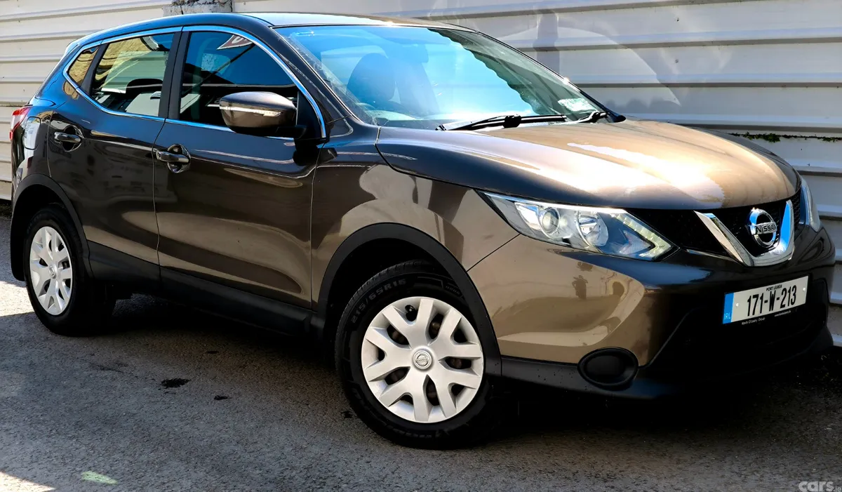 Nissan Qashqai SUV, Petrol, 2017, Brown
