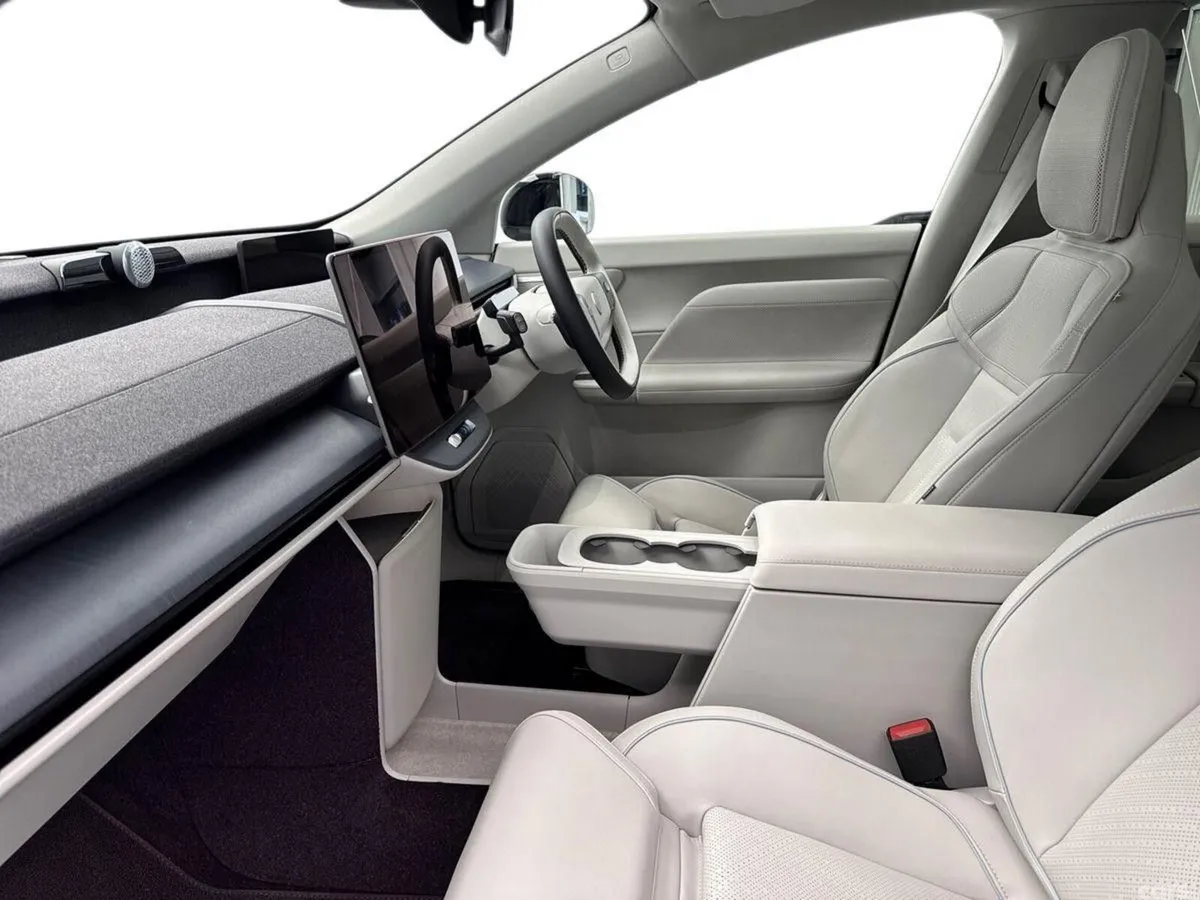 Volvo EX60 SUV, Electric, 2027, Green