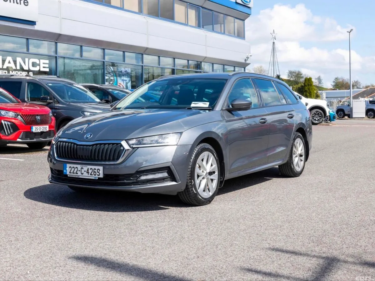 Skoda Octavia Estate, Diesel, 2022, Grey