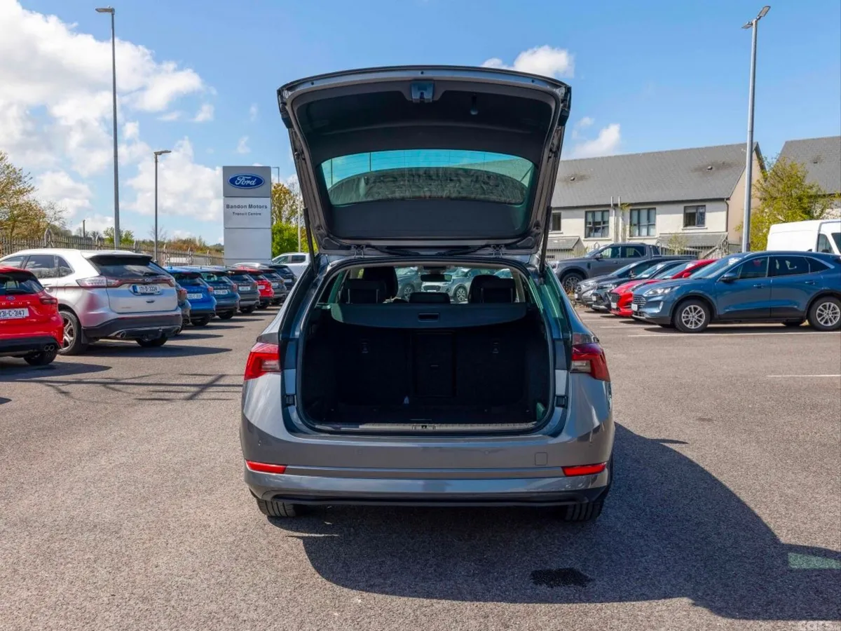 Skoda Octavia Estate, Diesel, 2022, Grey