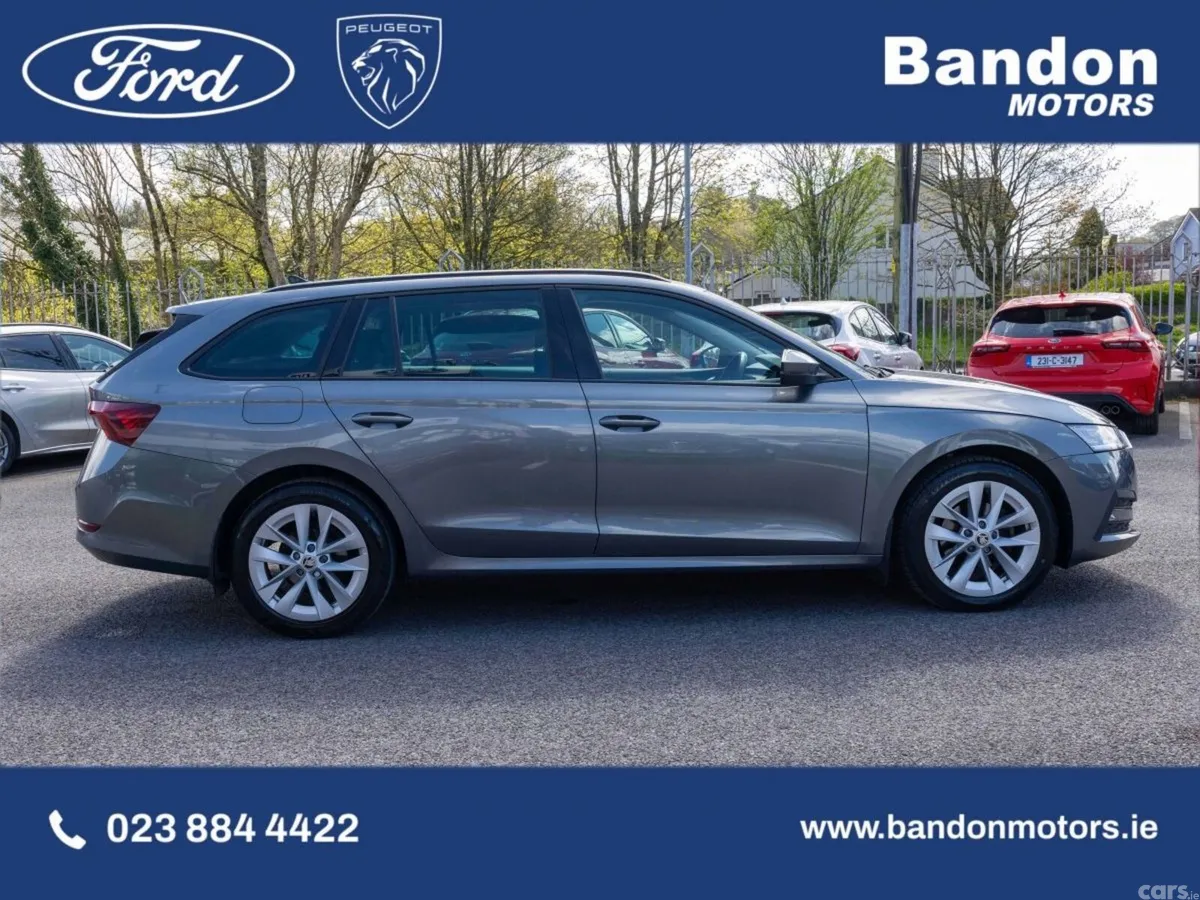 Skoda Octavia Estate, Diesel, 2022, Grey