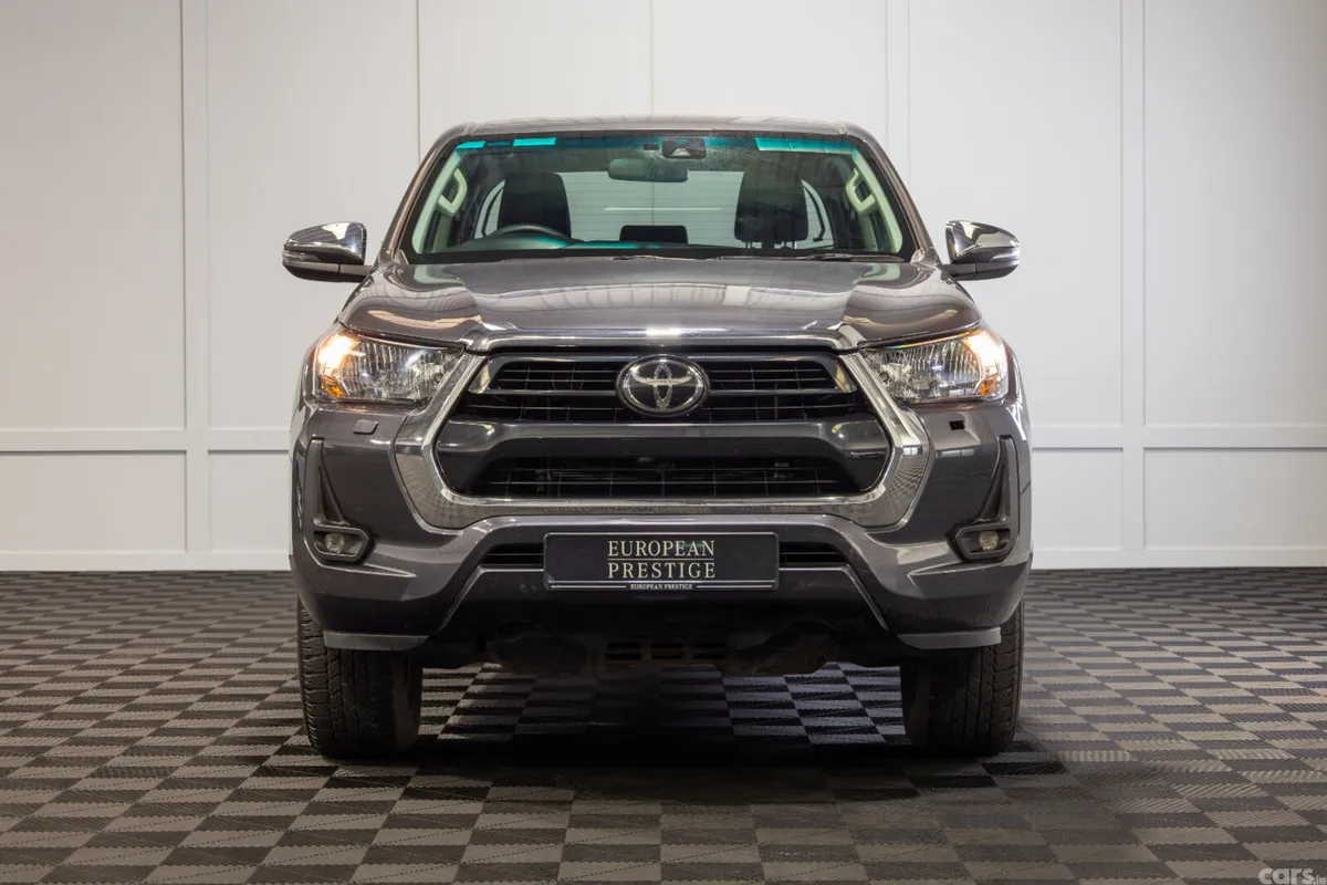 Toyota Hilux Pick Up, Diesel, 2025, Grey