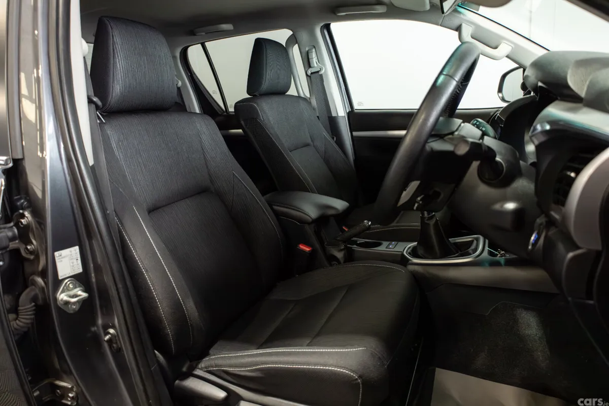 Toyota Hilux Pick Up, Diesel, 2025, Grey