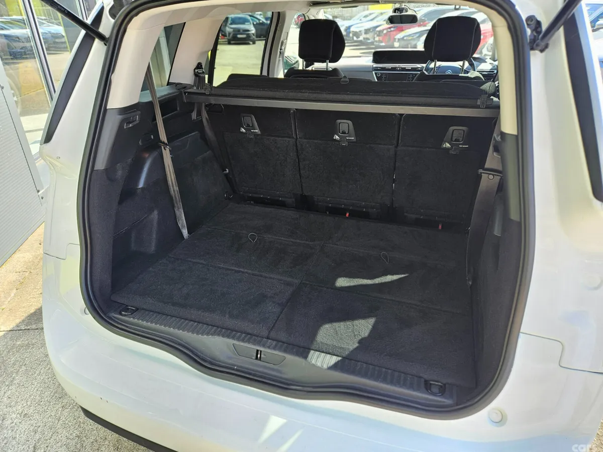 Citroen Grand C4 Spacetourer Hatchback, Petrol, 2021, White