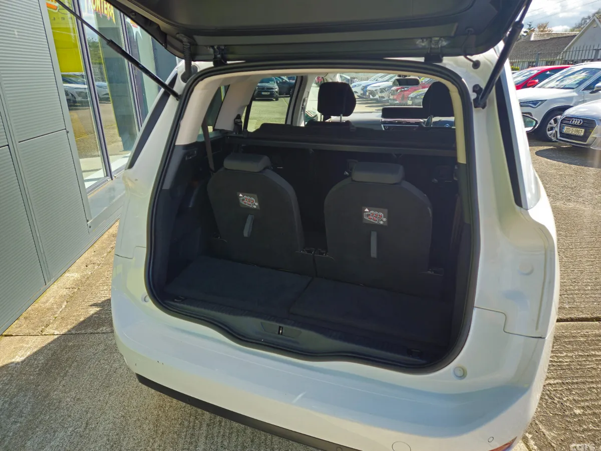 Citroen Grand C4 Spacetourer Hatchback, Petrol, 2021, White