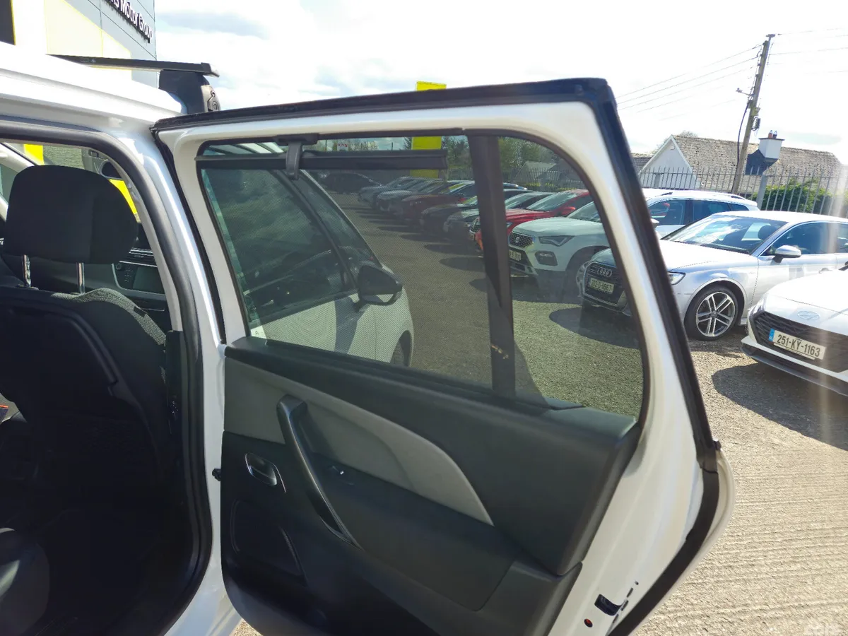 Citroen Grand C4 Spacetourer Hatchback, Petrol, 2021, White