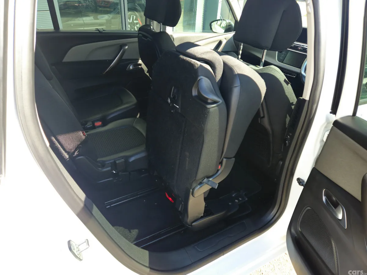 Citroen Grand C4 Spacetourer Hatchback, Petrol, 2021, White