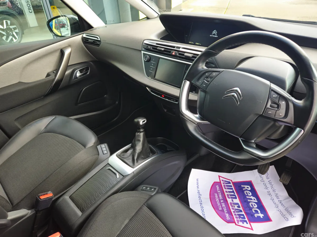 Citroen Grand C4 Spacetourer Hatchback, Petrol, 2021, White