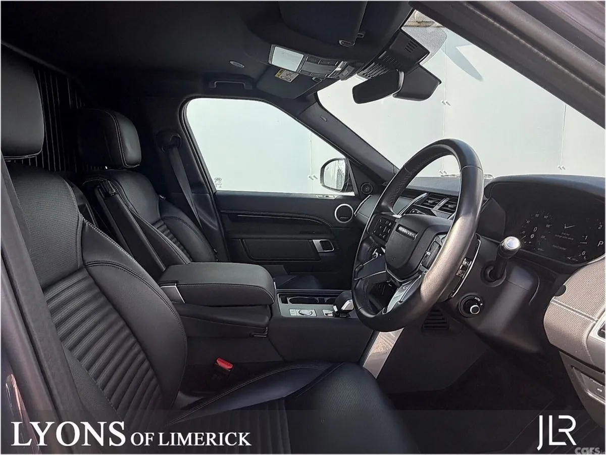 Land Rover Discovery SUV, Diesel, 2025, Blue