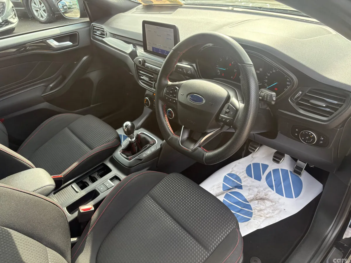 Ford Focus Hatchback, Diesel, 2021, Black