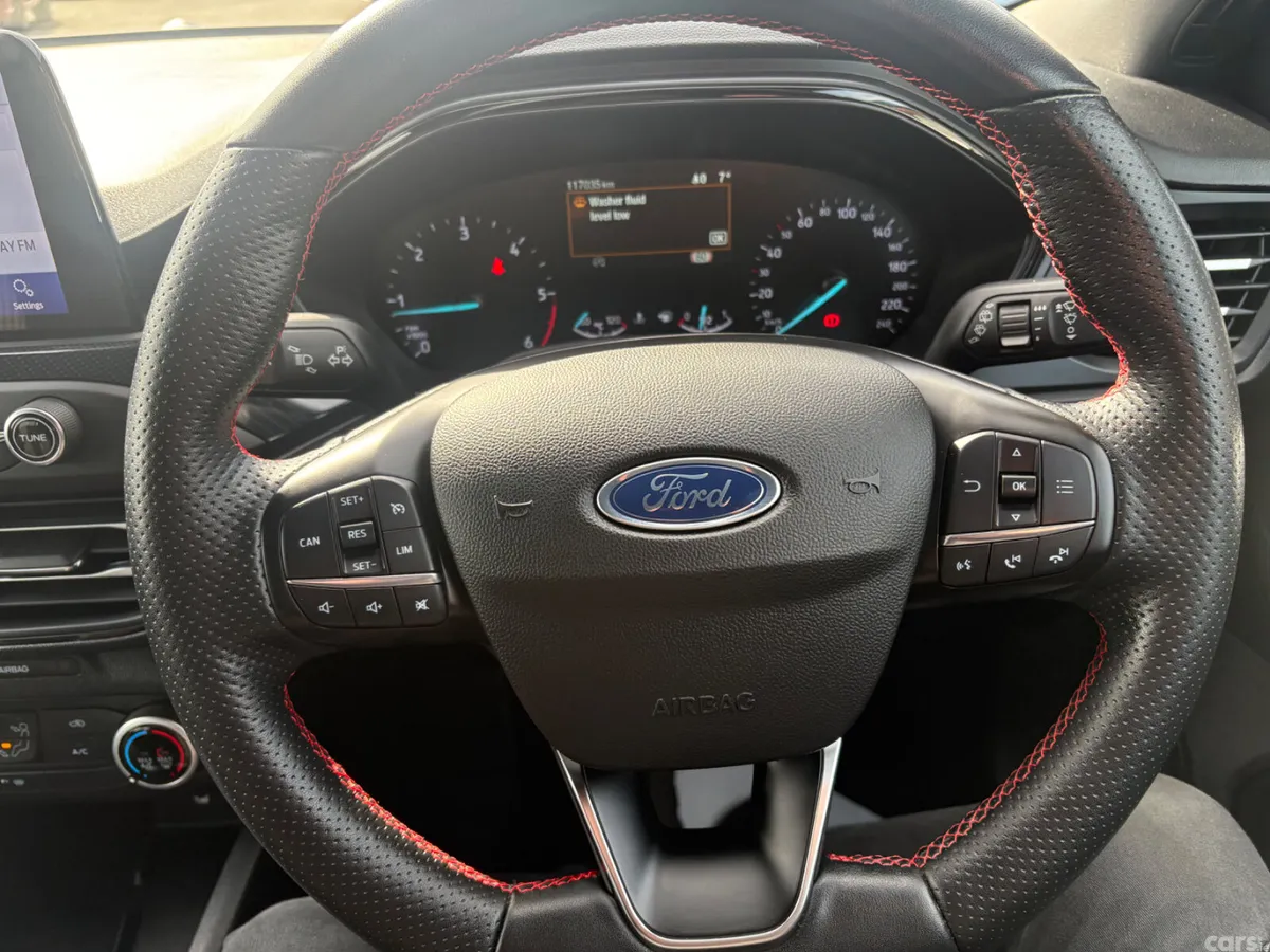 Ford Focus Hatchback, Diesel, 2021, Black