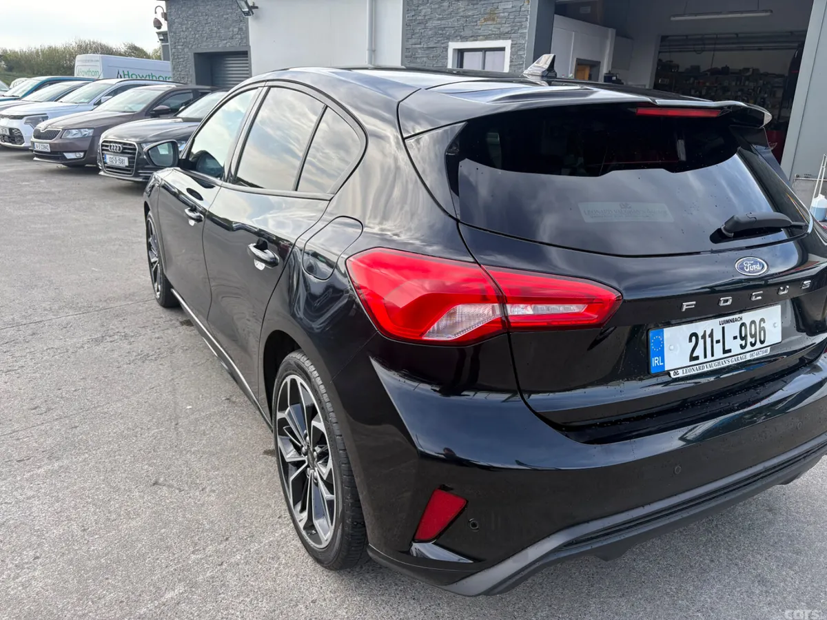 Ford Focus Hatchback, Diesel, 2021, Black