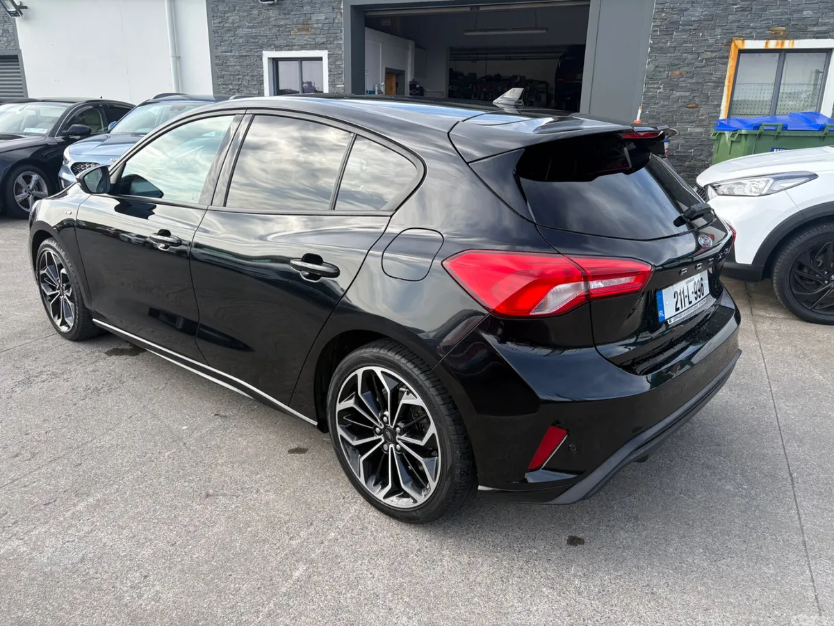 Ford Focus Hatchback, Diesel, 2021, Black