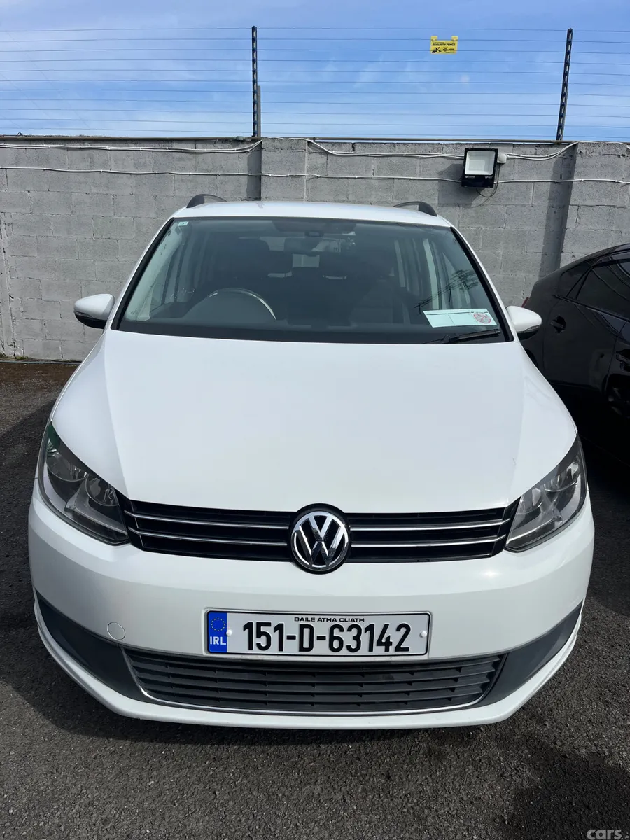 Volkswagen Touran MPV, Petrol, 2015, White