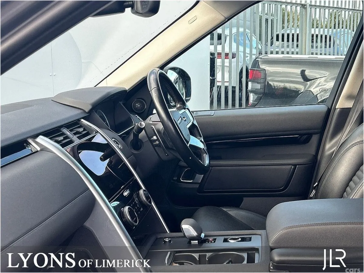 Land Rover Discovery SUV, Diesel, 2023, Grey