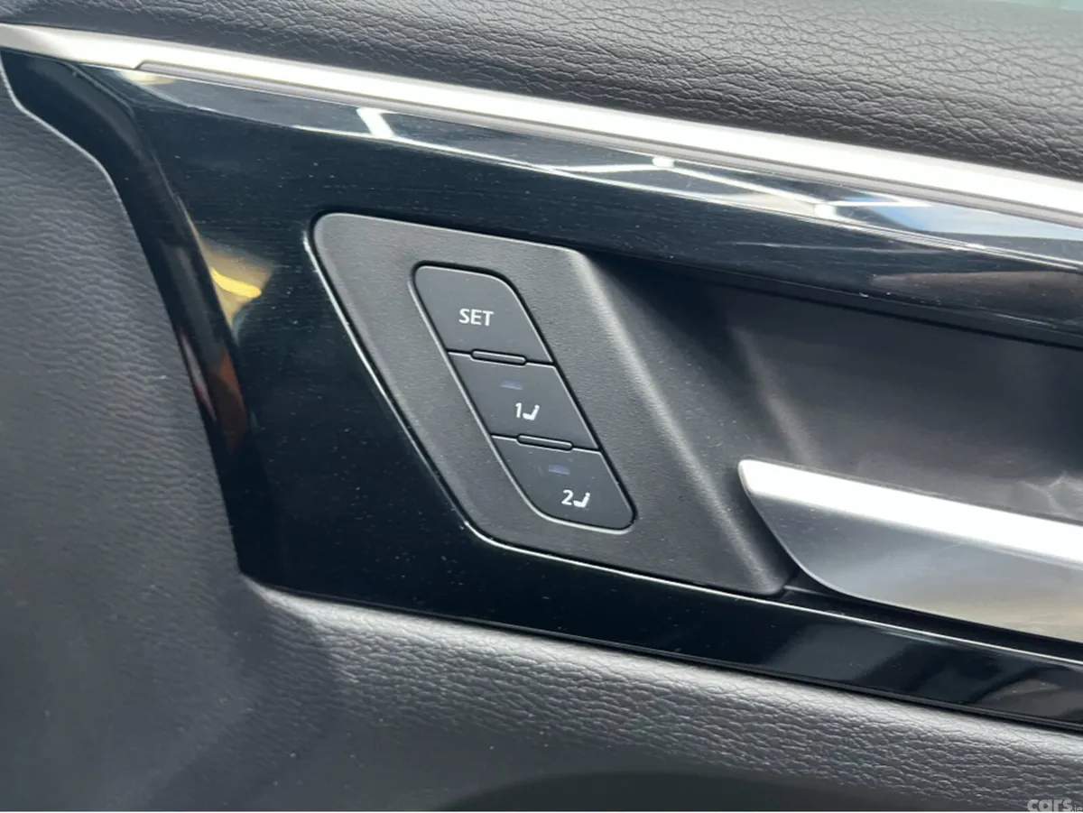 Mitsubishi Outlander SUV, Petrol Plug-in Hybrid, 2023, White