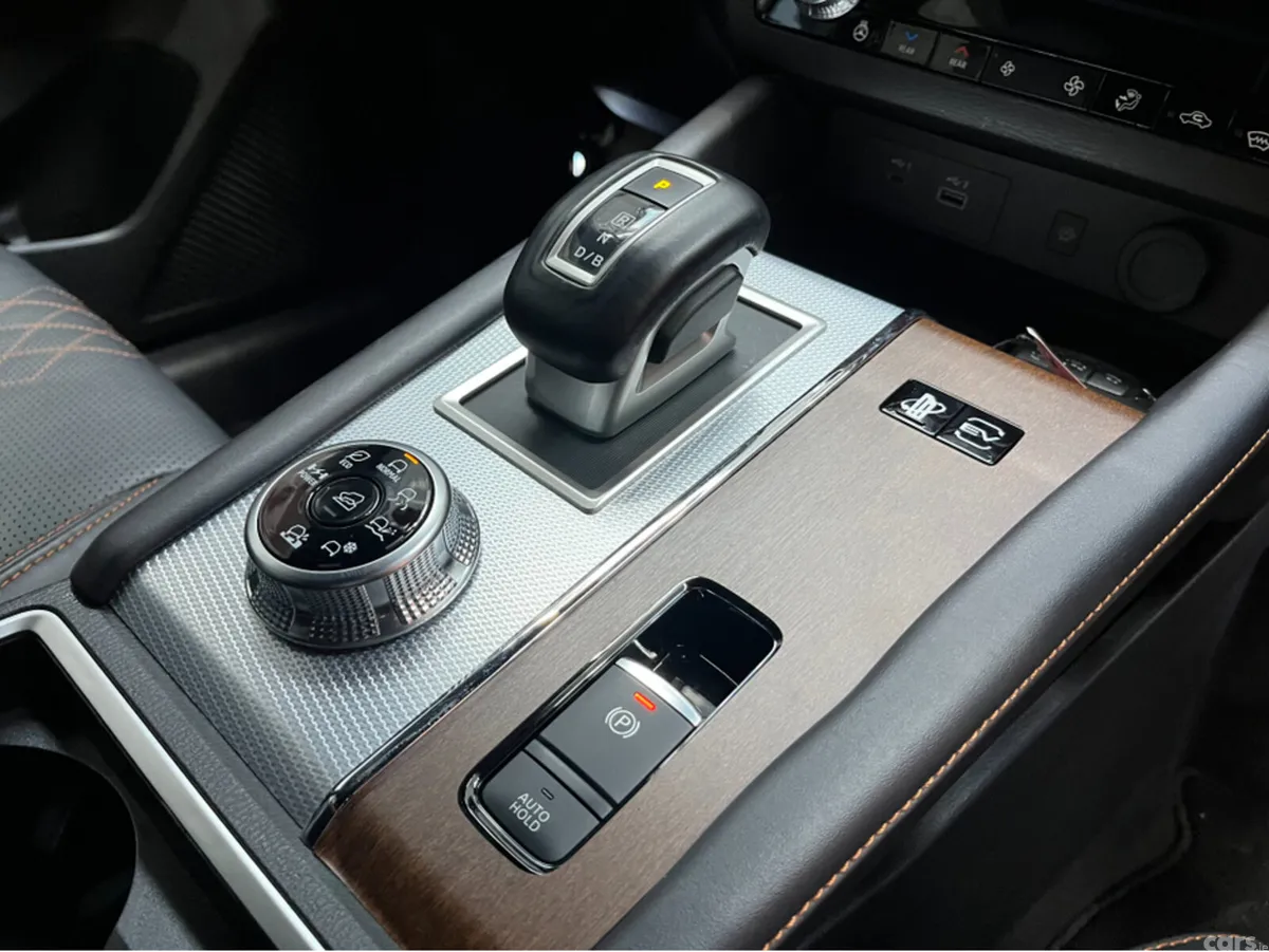 Mitsubishi Outlander SUV, Petrol Plug-in Hybrid, 2023, White