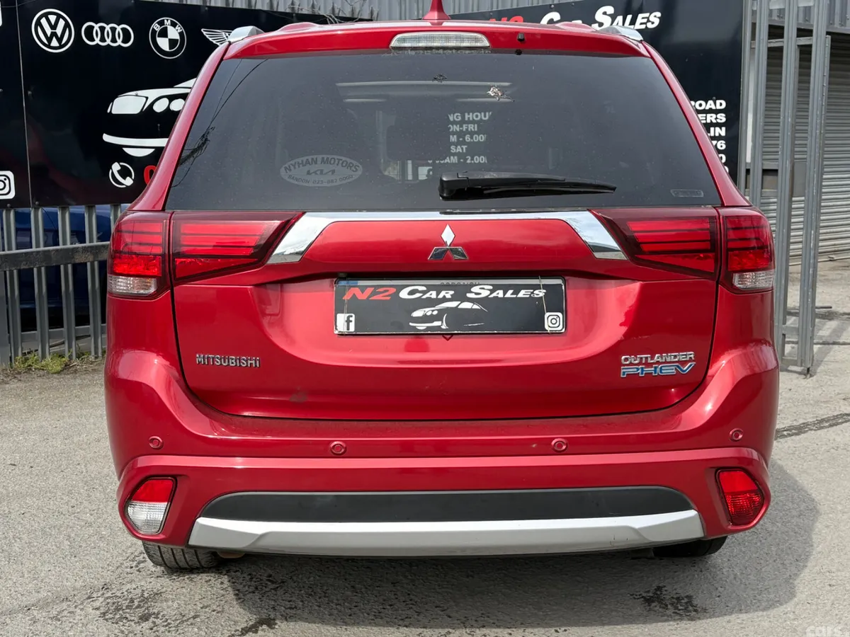 Mitsubishi Outlander SUV, Petrol Plug-in Hybrid, 2017, Red